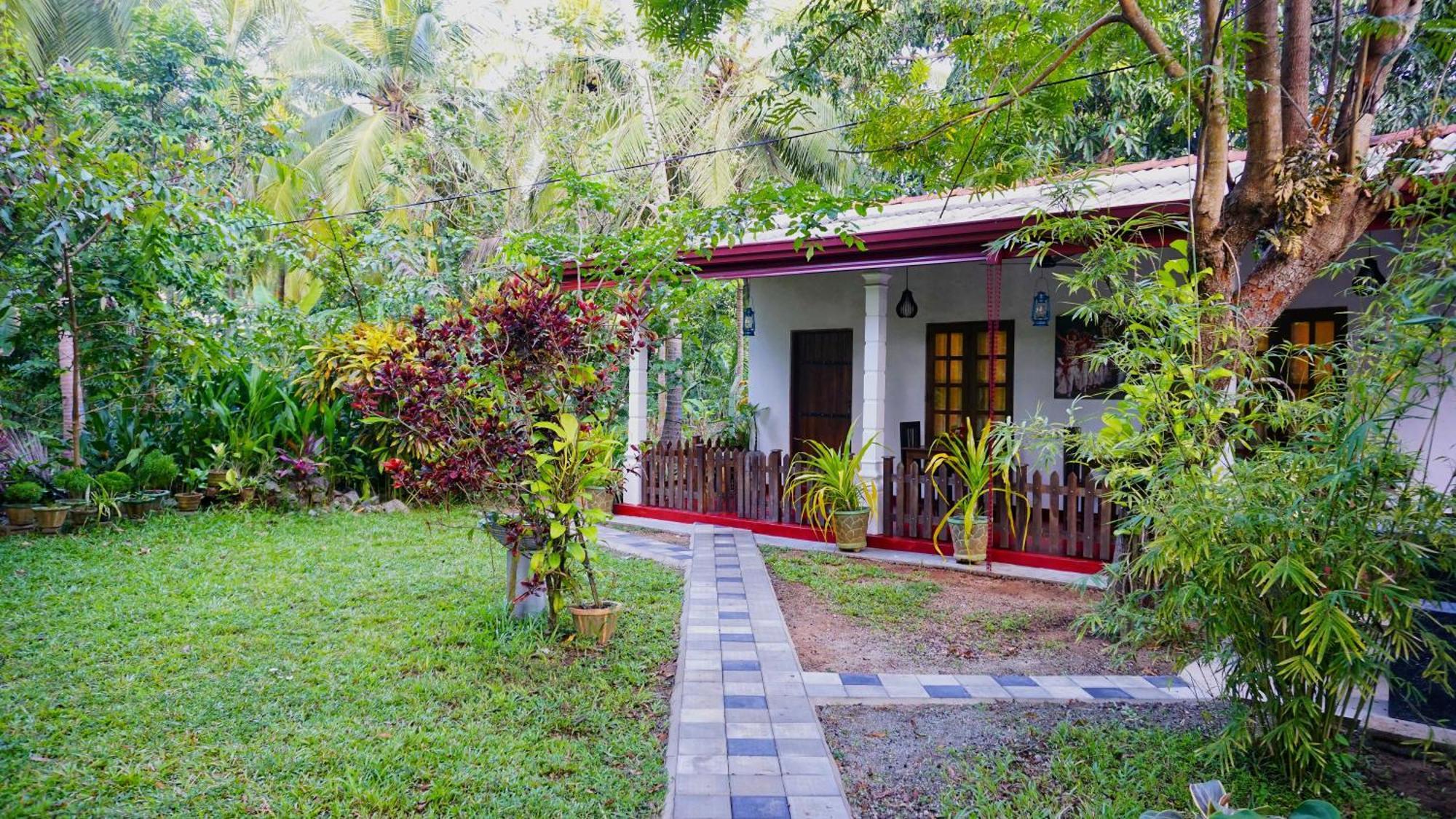 Lake Island Home Stay Dambulla Buitenkant foto
