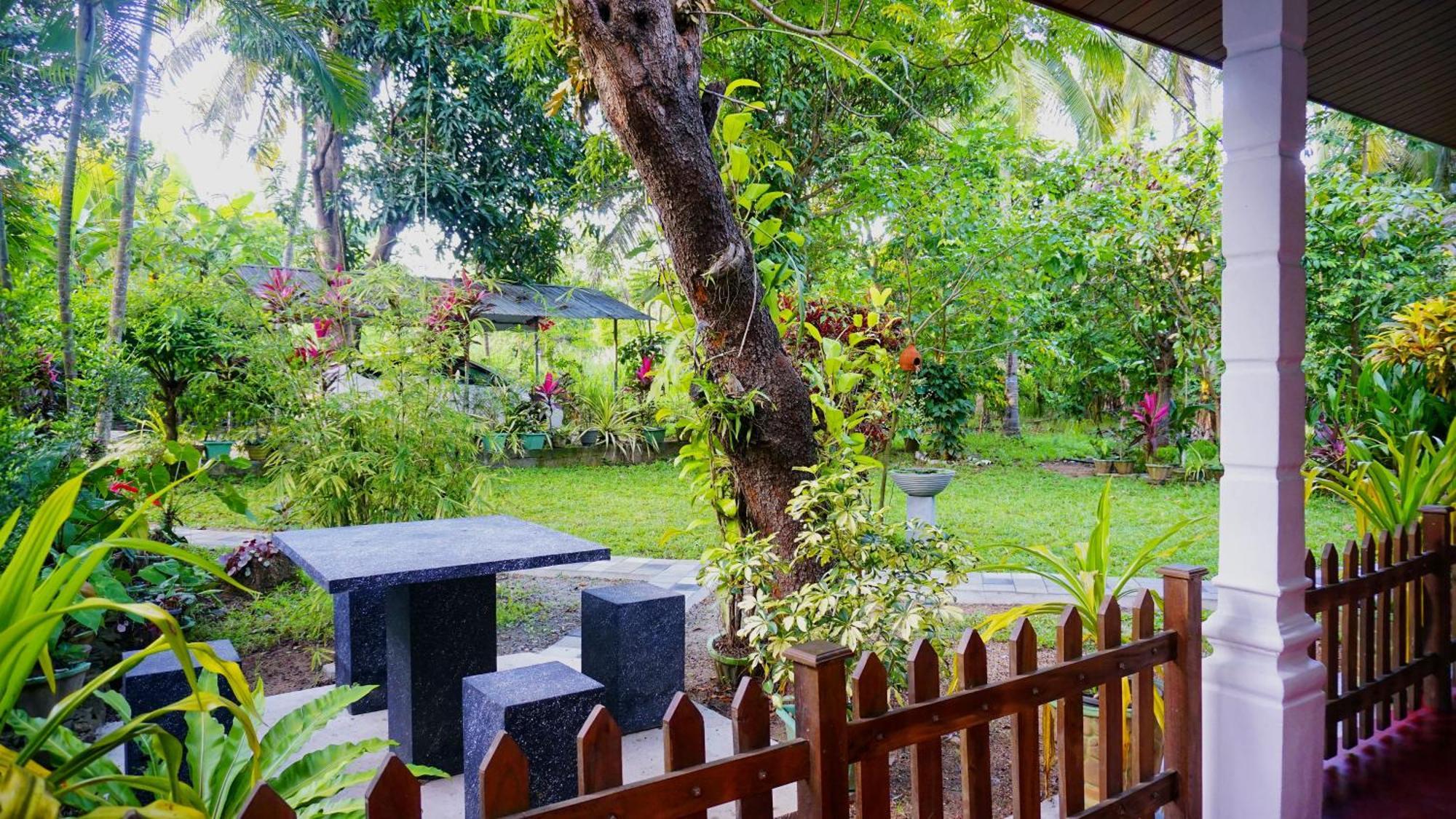 Lake Island Home Stay Dambulla Buitenkant foto