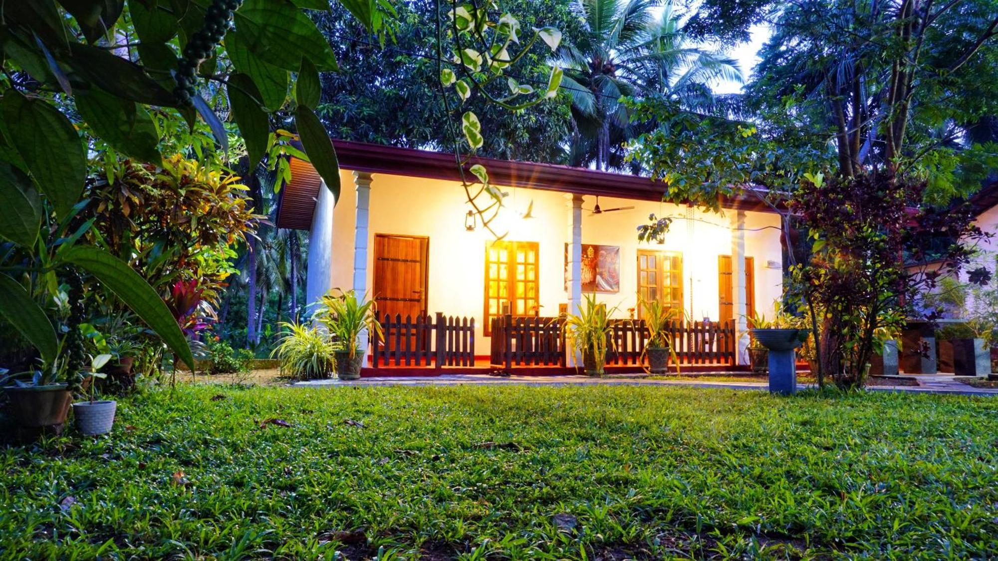 Lake Island Home Stay Dambulla Buitenkant foto