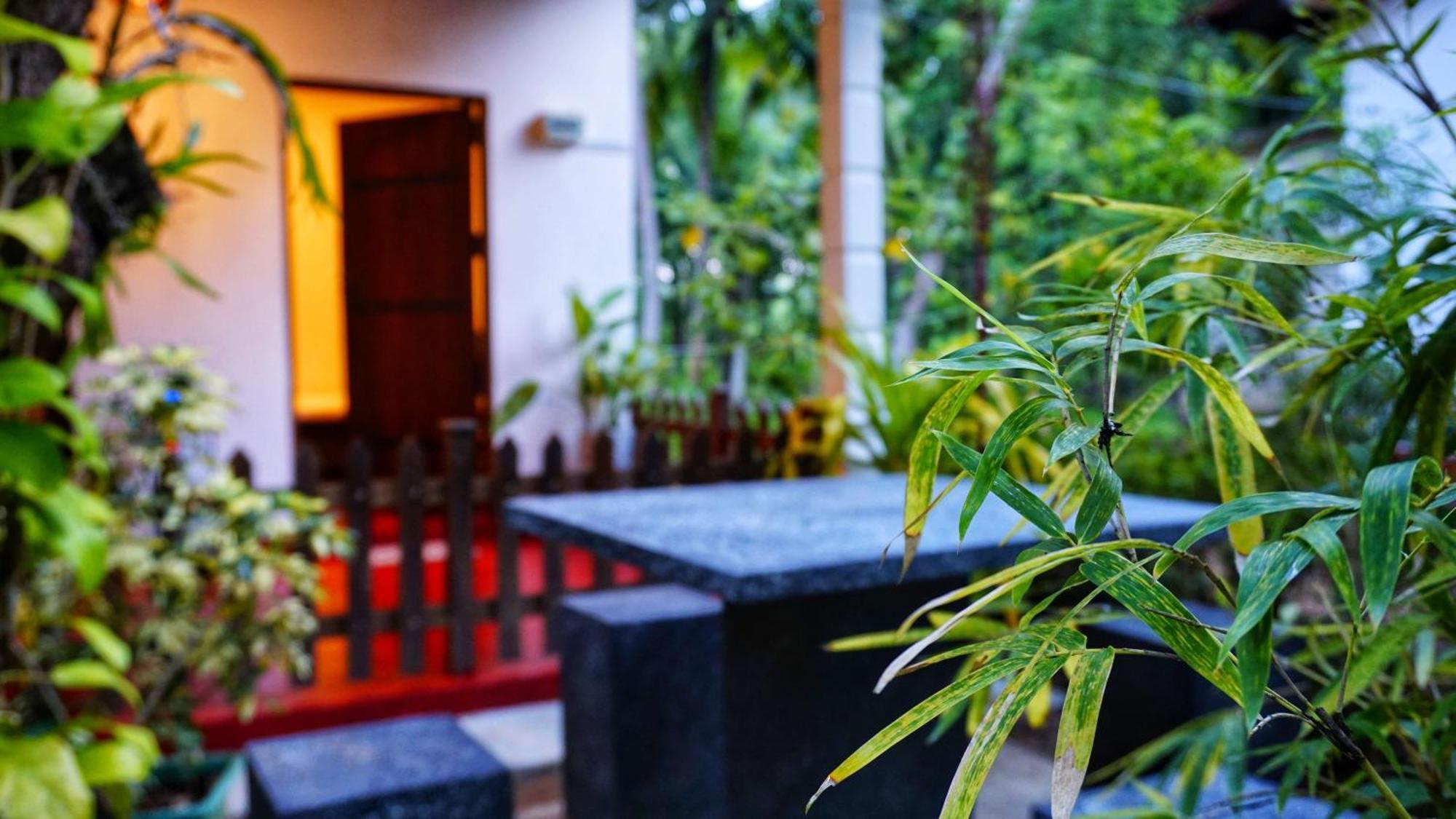 Lake Island Home Stay Dambulla Buitenkant foto