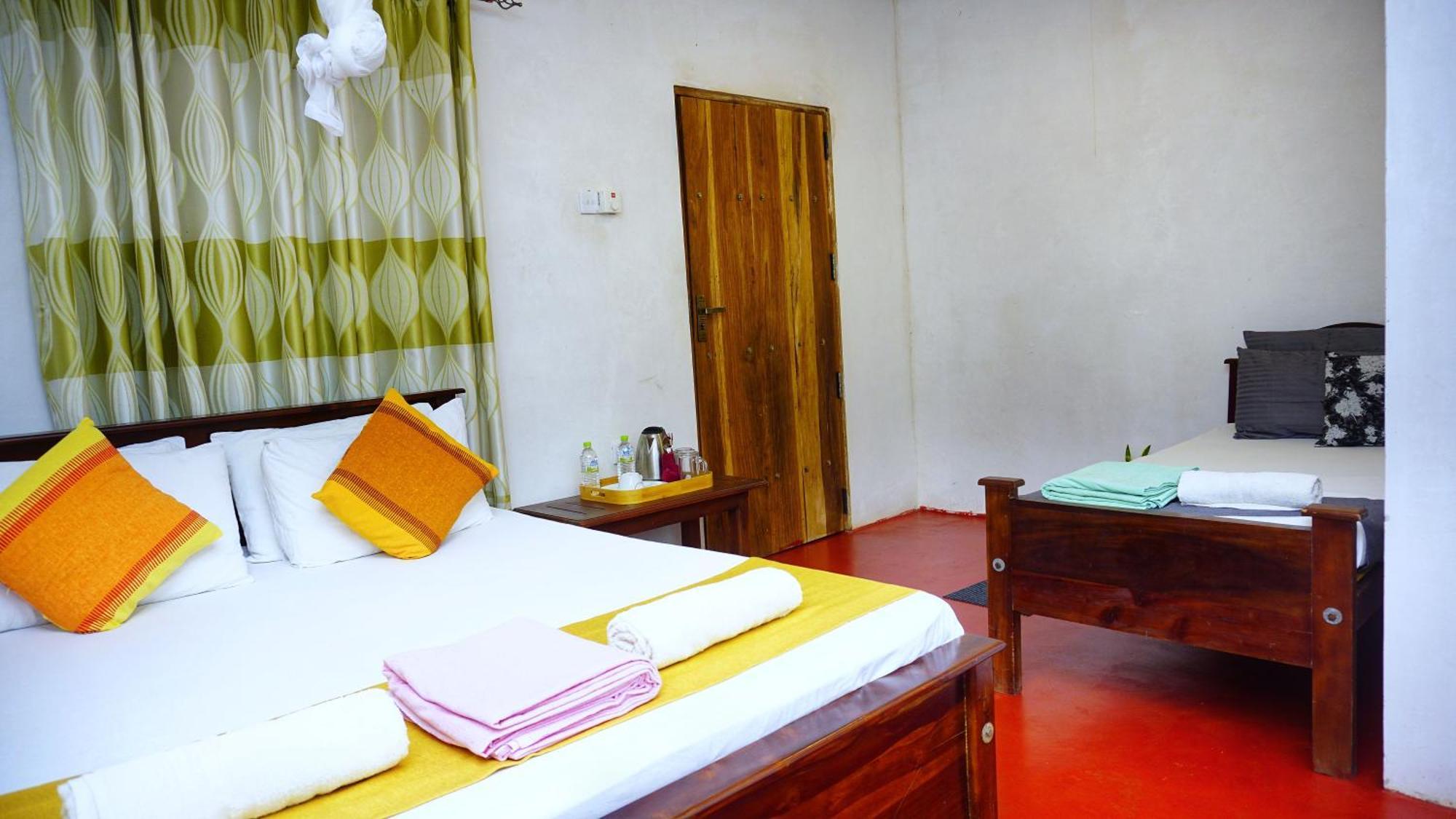 Lake Island Home Stay Dambulla Buitenkant foto