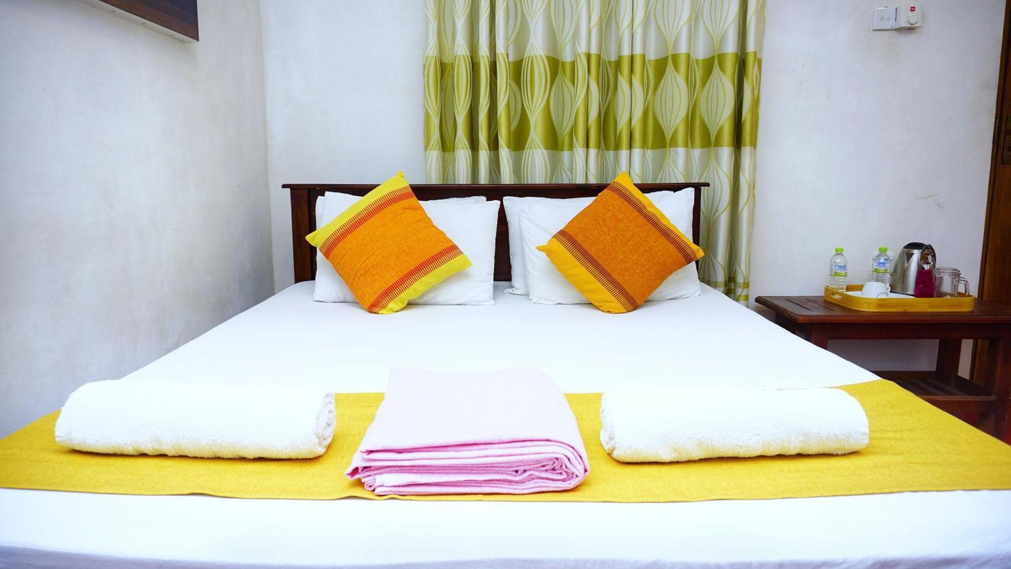 Lake Island Home Stay Dambulla Buitenkant foto
