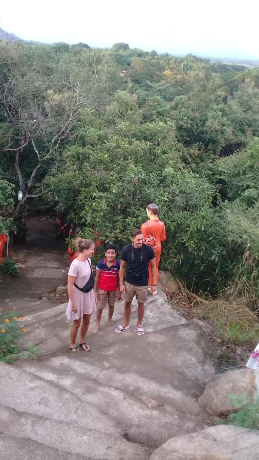 Lake Island Home Stay Dambulla Buitenkant foto